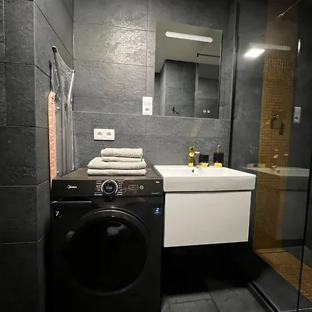 Champion Iii Apartment *