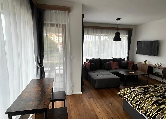 Apartment Champion Iii