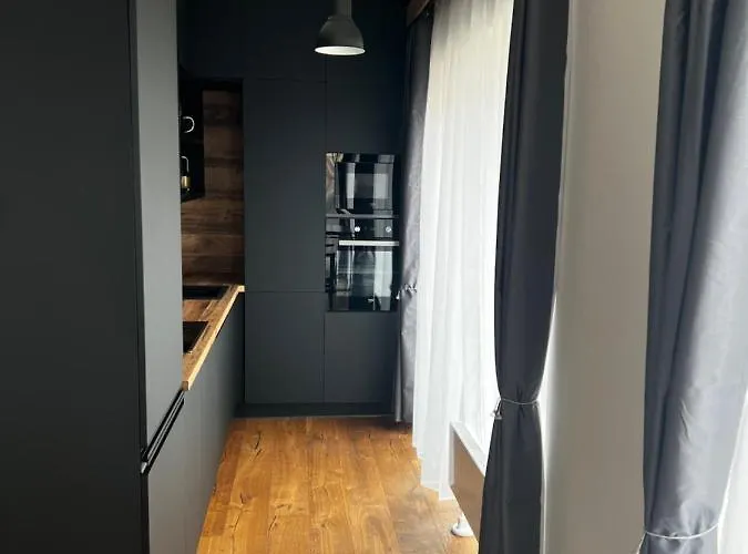 Champion Iii Apartment *